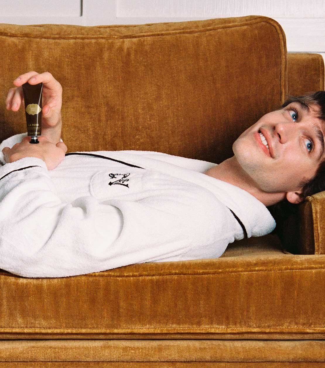 CAROUSEL_05_1110X1256 (1).jpg